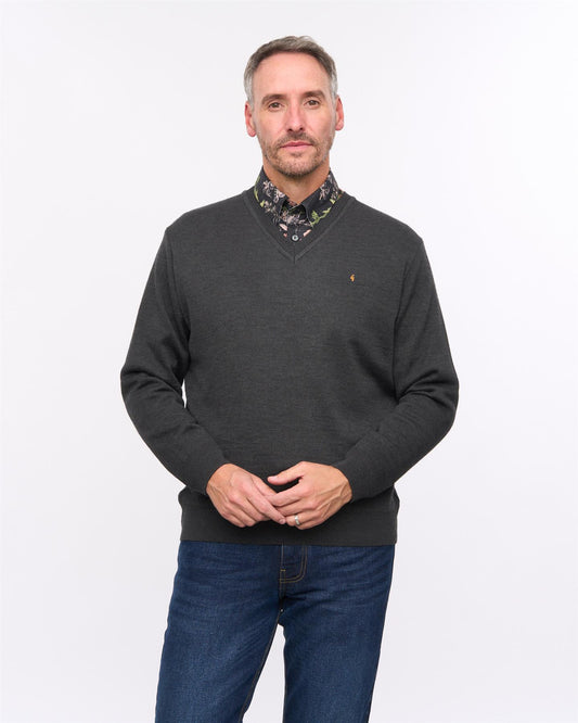 G57K01 Mens Plain Knit V Neck Sweater Gabicci Heritage - CHARCOAL