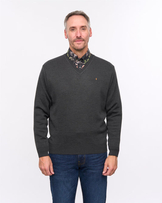 G57K01 Mens Plain Knit V Neck Sweater Gabicci Heritage - CHARCOAL